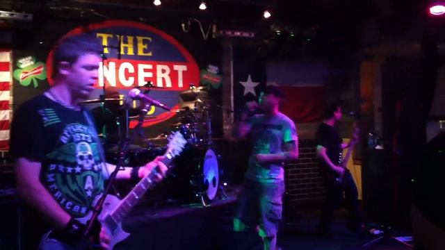 Chrome 44 playing at The Concert Pub North смотреть онлайн
