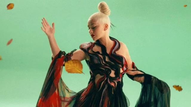 Christina Aguilera - Loyal Brave True (Lyrics)