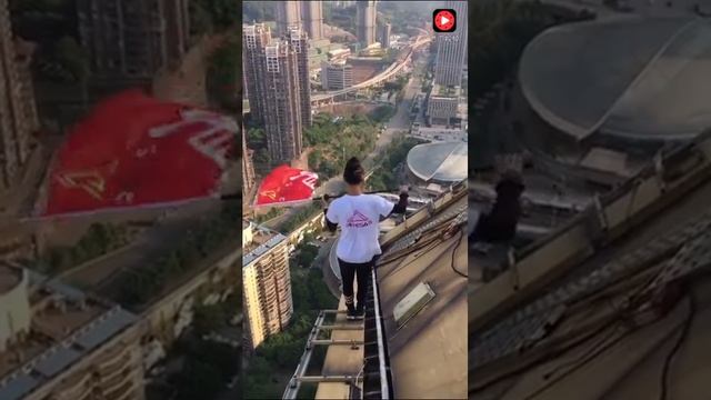 Brave and daring stunts from top heights смотреть онлайн