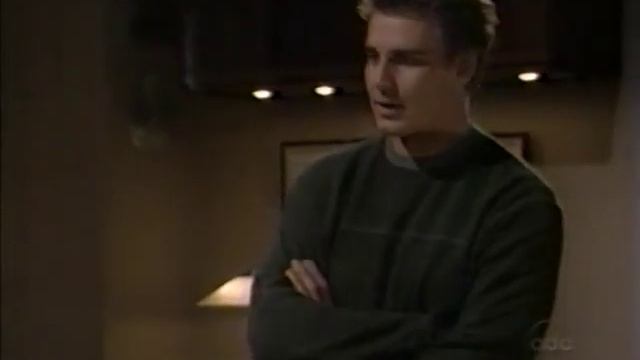 Chloe misdirects Tony смотреть онлайн