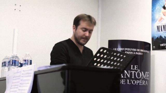 "Le Fantôme de l'Opéra" : de "Music of the Night" à la "Musique de la Nuit" смотреть онлайн