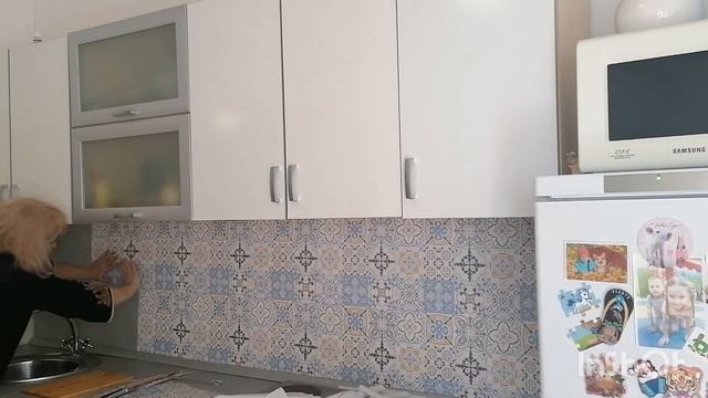 Бюджетное обновление кухни. Кухонный фартук быстро и не дорого. смотреть онлайн