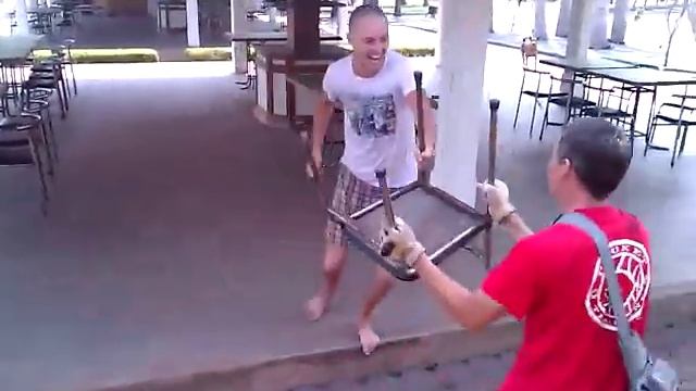 Влад Sea Safari Pattaya и его работник Артём делят деньги смотреть онлайн
