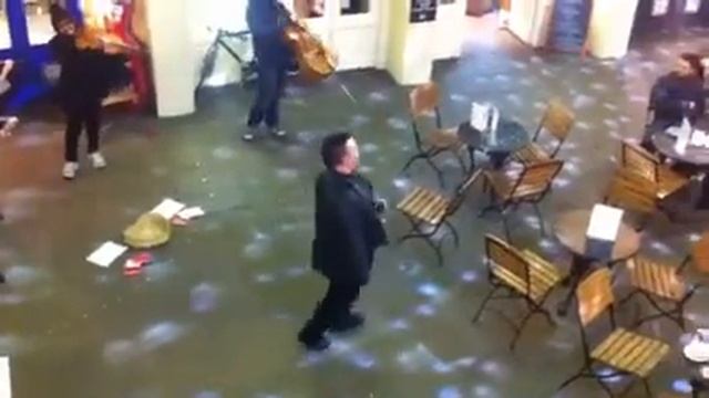 Covent Garden Spontaneous Opera смотреть онлайн