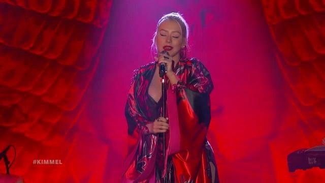 Christina Aguilera – Loyal Brave True 《忠勇真》Live