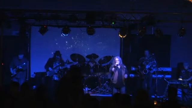 Brave Stranger's Performed by Lookin' Back at Dueling Tributes смотреть онлайн