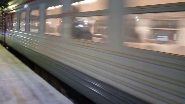 Электропоезд эт2м-142 Сообщением Санкт-Петербург Любань прибывает на станции Тосно смотреть онлайн