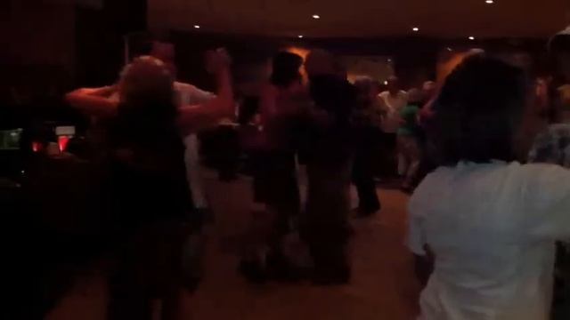 Brave Combo does Waltz Across Texas at Blobs смотреть онлайн