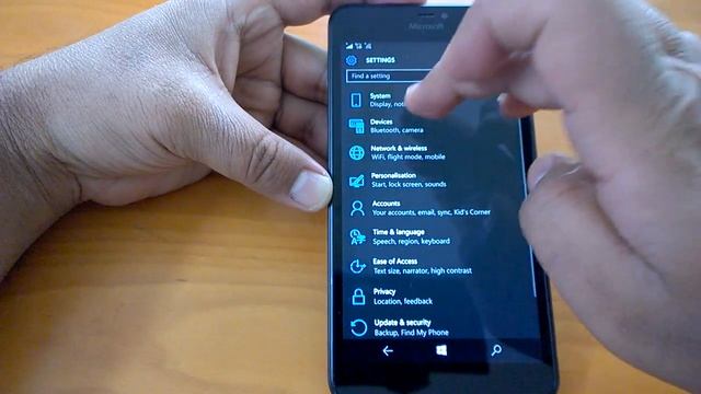 Windows 10 Mobile Tutorials: Phablet UI on Smaller Devices, Text-size change смотреть онлайн