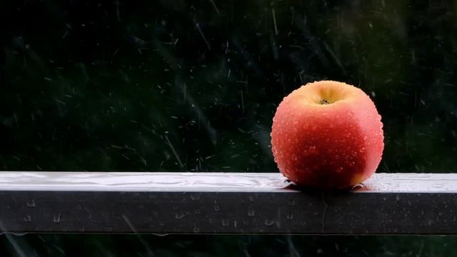 Water raining on Apple in super slow motion|| смотреть онлайн