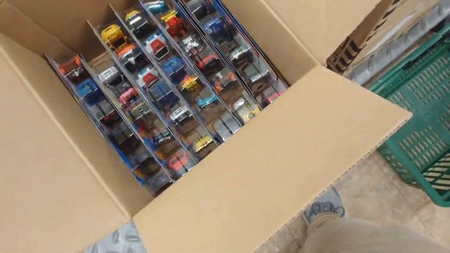 Hot Wheels Hunting! Cracking 7 cases in 1 day! смотреть онлайн