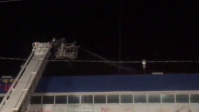 Автовышку задействовали в тушении пожара на "Темернике" смотреть онлайн