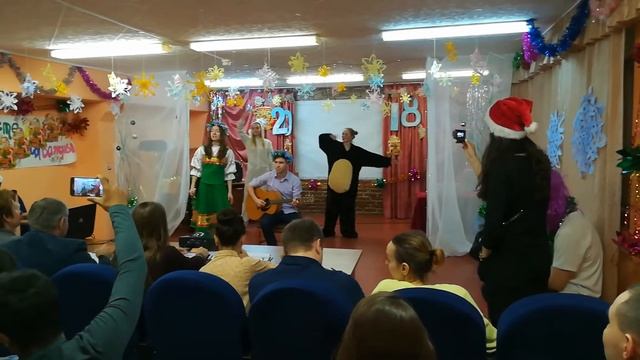 Празднование нового года в общежитии №8 СФУ смотреть онлайн