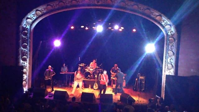 "Mirror In The Bathroom" - English Beat at The Opera House 2015 смотреть онлайн