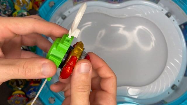 BRAVE ROKTAVOR VS TODOS OS BEYBLADES BURST RISE HYPERSPHERE DA COLEÇÃO PETER PLAY! смотреть онлайн