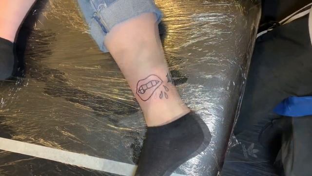 TRADITIONAL TATTOO TIMELAPSE - ‘GET WHAT YOU GET’ смотреть онлайн