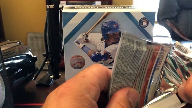 2019 Topps Chrome Mega Box Walmart Edition смотреть онлайн