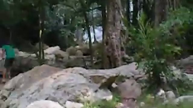 Koh Samui - Na Muang Waterfalls plunge to bomb смотреть онлайн