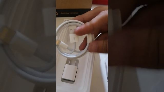 Unboxing IPhone 11 (red)