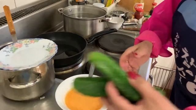 Эстония готовит: Легендарное корейское куксу! смотреть онлайн