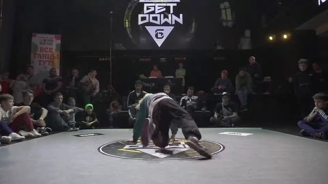 СПЕШЛ VS ФОНАРЬ | 1/8 KIDS | GET DOWN 6 смотреть онлайн