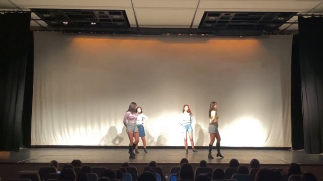 220416 Brave Girls Rollin' cover dance by chumuly смотреть онлайн