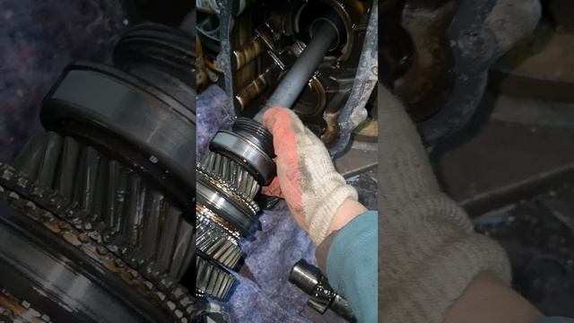 ВЫЛЕТАЕТ ЗАДНЯЯ? #automobile #кириллов #mechanic #ремонт #газель #кпп #автоблоггараж смотреть онлайн