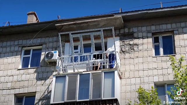 Балкон с Крышей смотреть онлайн