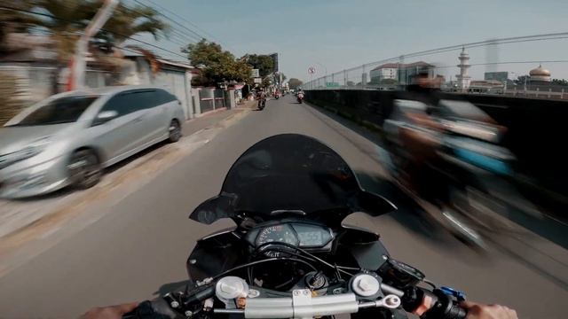 Pure Sound : Brave Exhaust Best Pro Black Yamaha R25 🔊 | Jul's Vlog [4K] смотреть онлайн