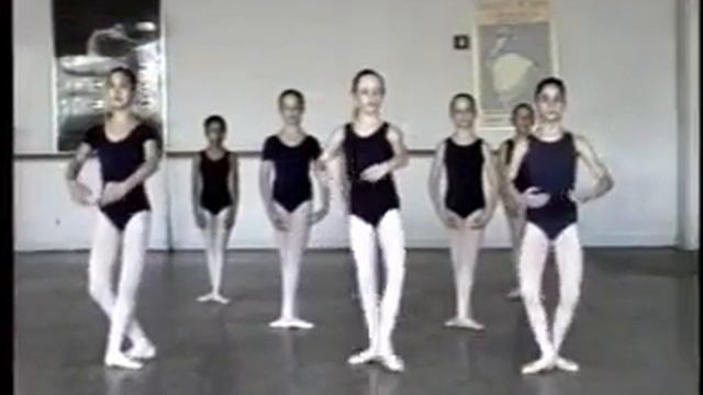 #9430D - First Class, Vol. 2 - Preballet смотреть онлайн