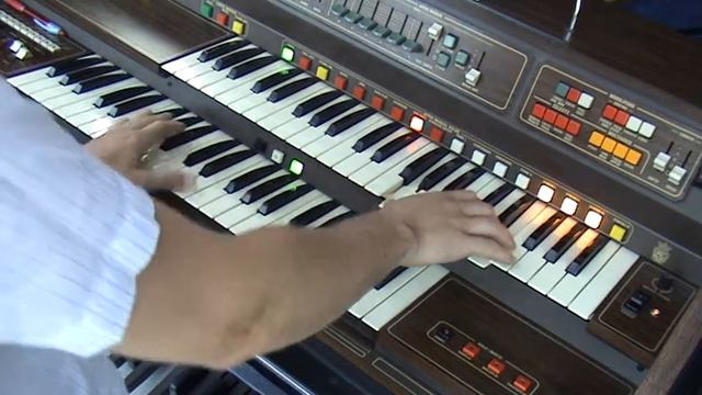 A song for you on my 'new' Eminent T280 "portable edition" organ ... смотреть онлайн