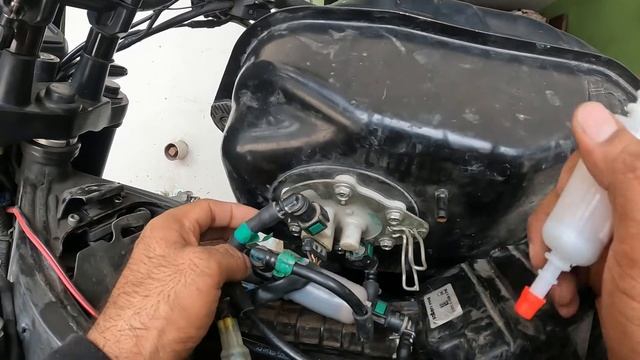 BAJAJ Dominar PETROL filter or AIR filter kaise change karte hai OR Q KARTE H смотреть онлайн