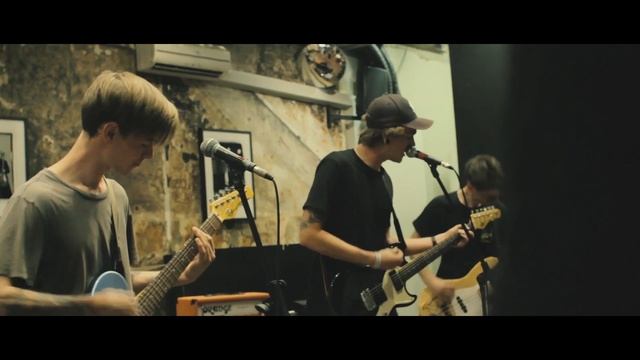 Braves - Ghost (LIVE) смотреть онлайн