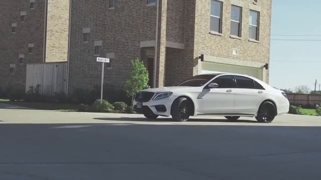 Mercedes benz S63 fully customized wrapped and chrome delete. смотреть онлайн