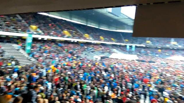 AC/CD Wankdorf Bern (vor dem Konzert....) смотреть онлайн