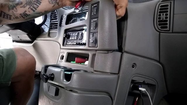 Astro/Safari Van AC Repair and Switch Removal смотреть онлайн