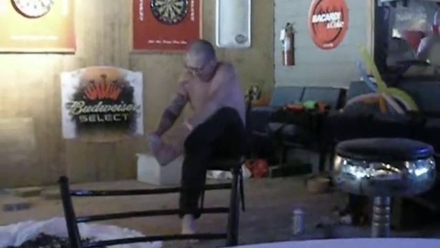 Strong Man carries grown man on broken glass смотреть онлайн