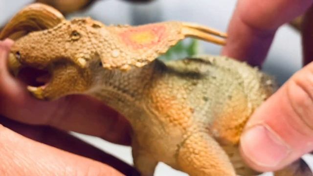 Safari Ltd Einiosaurus Review!! смотреть онлайн