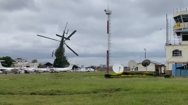 Perfect Helicopter Take Off (Wilson Airport, Nairobi) смотреть онлайн
