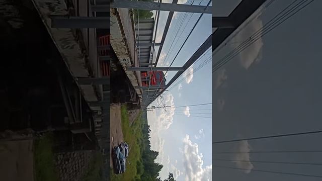 ЭТ2М-129 на мосту ОЖД смотреть онлайн