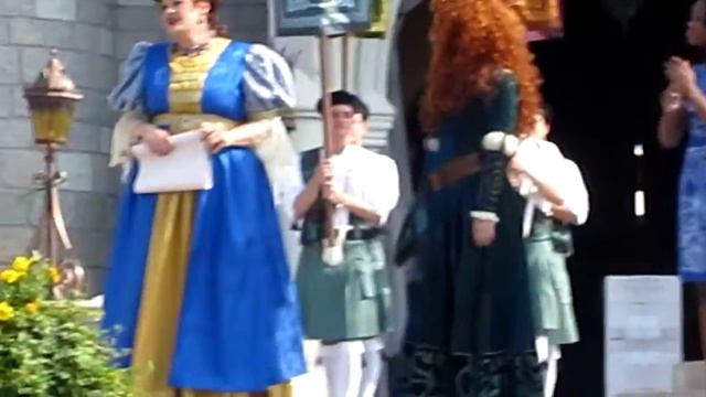 Merida's Coronation with Queen Elinor from Brave in Walt Disney World! смотреть онлайн