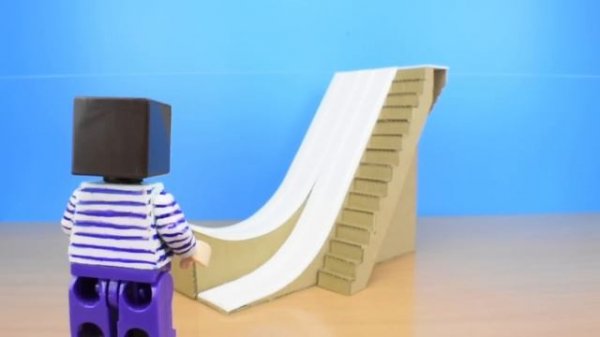 Большой трамплин для Нуба из Майнкрафт ! Как сделать горнолыжный склон из картона у себя дома ?