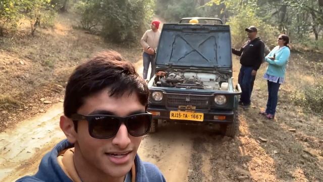 TIGER SAFARI WITH A BROKEN JEEP! смотреть онлайн