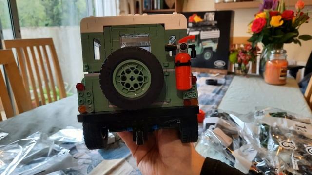 Lego Classic Defender 90 Land Rover part 2 смотреть онлайн