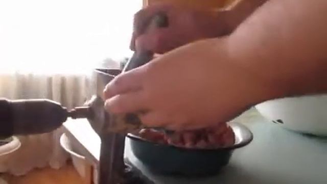 Мужчины  на кухне