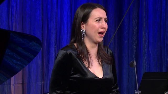 Mezzo-soprano Kara Dugan Performs “In a New York Minute: Miniatures for Voice and Piano” смотреть онлайн
