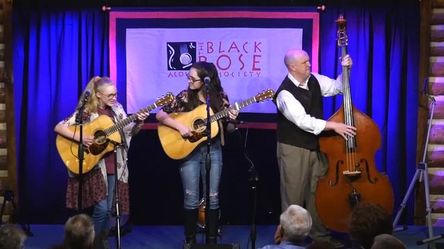 The Cody Sisters Band perform “She's On Her Way To Dallas” at The Black Rose Acoustic Society смотреть онлайн