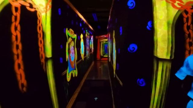 Holidog's 3D Halloween Adventure | Holiday World смотреть онлайн