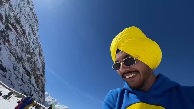 Snow Ke Maze Sissu Mei 😱 *FIGHT HO GYI ?* 😍 Bhangra In Snow смотреть онлайн
