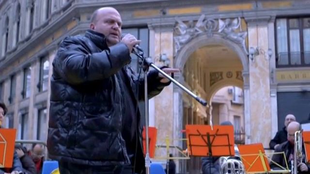 Opera S.p.A. - Il flash mob del San Carlo di Napoli e dell'Opera di Roma смотреть онлайн
